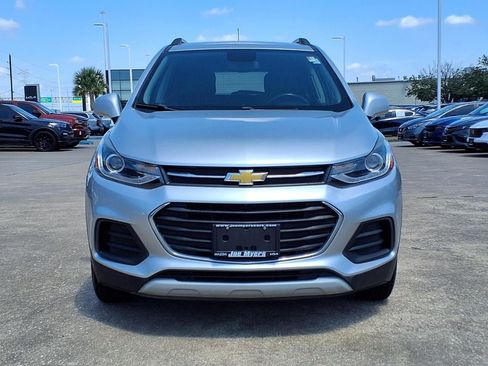 Used 2022 Chevrolet Trax LT w/ Driver Confidence Package AWD/4WD image 3