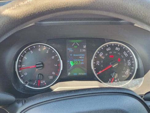 Used 2022 Toyota RAV4 LE FWD image 10