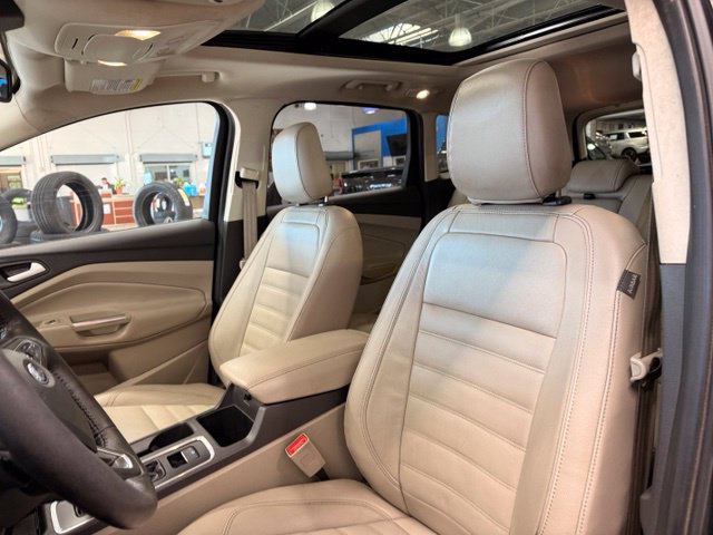 Used 2018 Ford Escape Titanium w/ Ford Safe & Smart Package AWD/4WD image 5