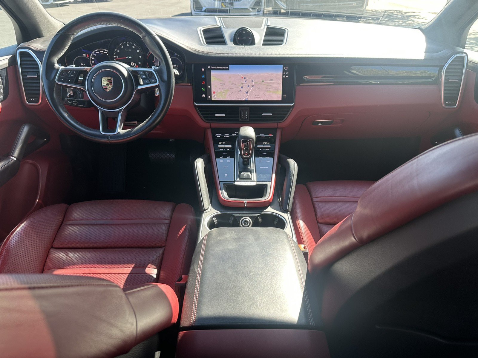 Used 2023 Porsche Cayenne w/ Premium Package AWD/4WD image 17