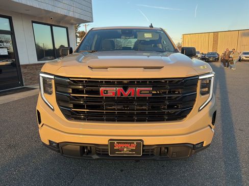 Used 2023 GMC Sierra 1500 Elevation w/ X31 Off-Road Package image 9