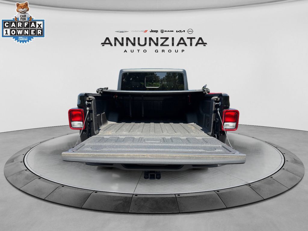 Used 2022 Jeep Gladiator Overland w/ Popular Equipment Package AWD/4WD image 18