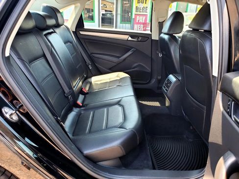 Used 2014 Volkswagen Passat 1.8T SE image 11