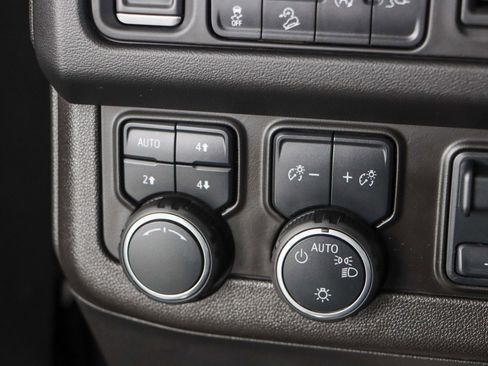 Used 2021 Chevrolet Tahoe Z71 w/ Z71 Signature Package image 24