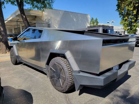 Used 2024 Tesla Cybertruck Cyberbeast AWD/4WD image 4
