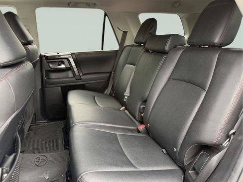 Used 2022 Toyota 4Runner TRD Off-Road Premium w/ Moonroof Package AWD/4WD image 20