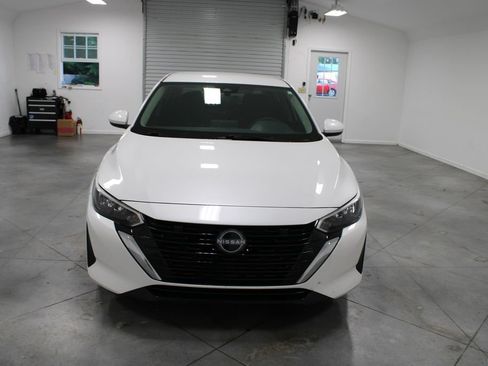Used 2024 Nissan Sentra SV FWD image 3