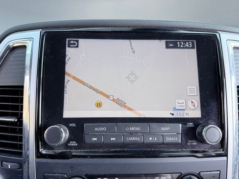 Used 2020 Nissan Titan SL w/ Moonroof Package image 18