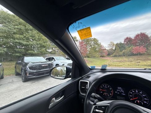 Used 2020 Kia Sportage S image 15