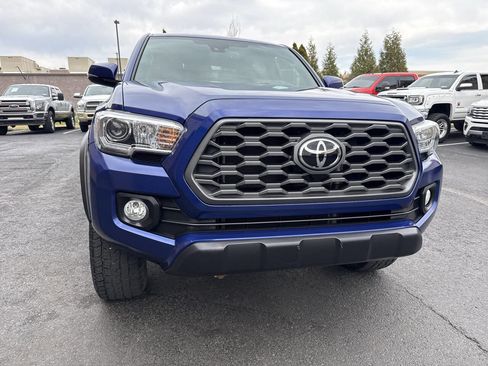 Used 2022 Toyota Tacoma TRD Off-Road image 8