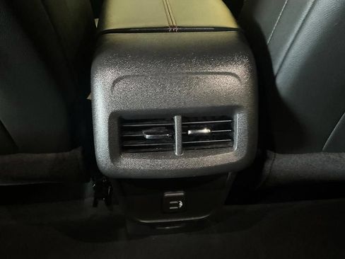 Used 2023 Chevrolet Equinox RS FWD image 31
