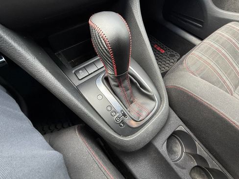 Used 2011 Volkswagen GTI 4-Door image 13