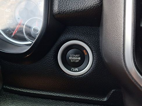 Used 2019 RAM 1500 Big Horn AWD/4WD image 24