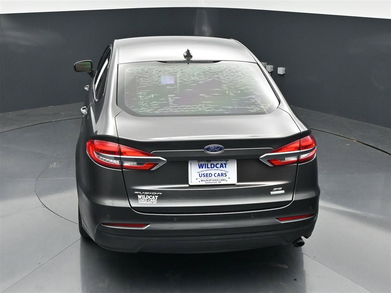 Used 2019 Ford Fusion SE FWD image 25