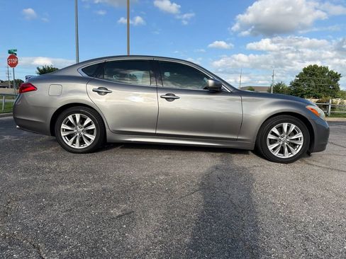 Used 2011 INFINITI M37 w/ Deluxe Touring Pkg RWD image 3