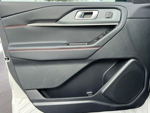 New 2026 Ford Explorer ST-Line w/ ST-Line Street Pack image 18