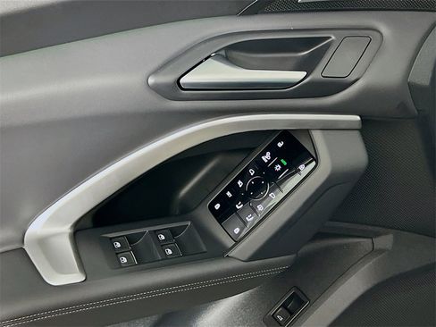 New 2025 Audi Q5 Premium Plus image 18