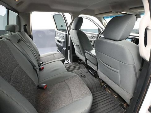 Used 2017 RAM 1500 Classic SLT AWD/4WD image 37