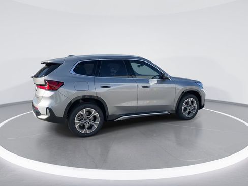 Used 2025 BMW X1 xDrive28i w/ Technology Package image 8