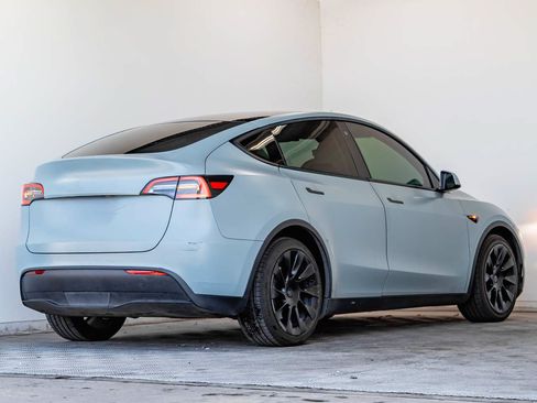 Used 2020 Tesla Model Y Long Range AWD/4WD image 3
