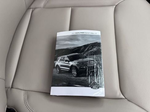 Used 2022 Ford Explorer XLT w/ Equipment Group 202A image 40