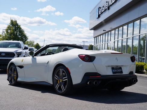 Used 2019 Ferrari Portofino RWD image 11