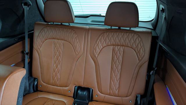Used 2024 BMW X7 M60i AWD/4WD image 18