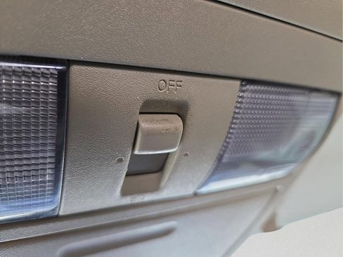 Used 2015 Nissan Frontier SV image 22