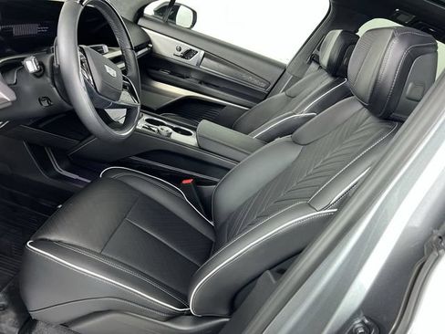 Certified 2026 Cadillac Vistiq Premium Luxury w/ LPO, Floor Liner Package AWD/4WD image 19