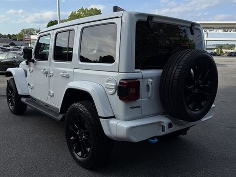 Used 2021 Jeep Wrangler Unlimited Sahara AWD/4WD image 13