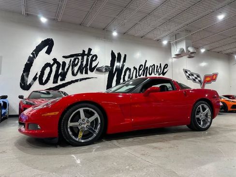 Used 2007 Chevrolet Corvette Coupe w/ Preferred Equipment Group RWD image 1