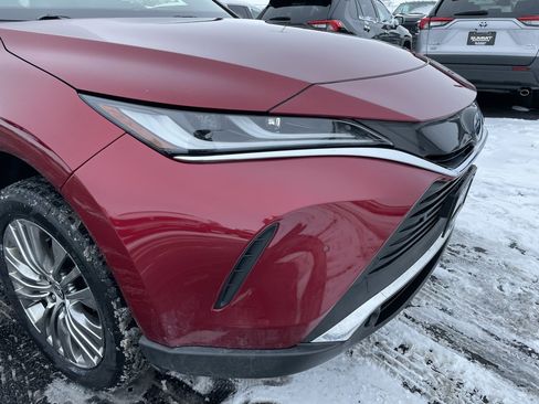 Used 2021 Toyota Venza XLE image 25