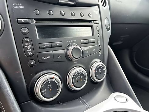 Used 2009 Nissan 370Z Touring w/ Sport Pkg RWD image 23