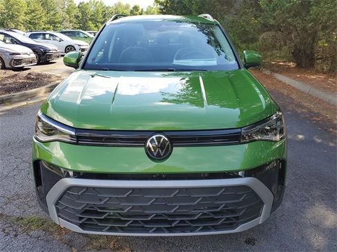 New 2025 Volkswagen Taos SE image 2