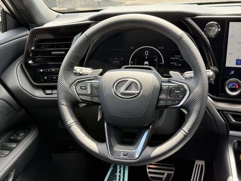 New 2026 Lexus TX 500h AWD image 9