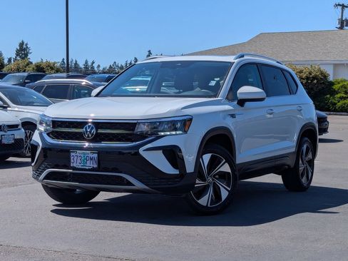 Used 2023 Volkswagen Taos SE AWD/4WD image 1
