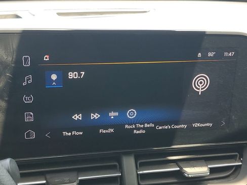 Used 2025 Chevrolet Trax LT FWD image 22