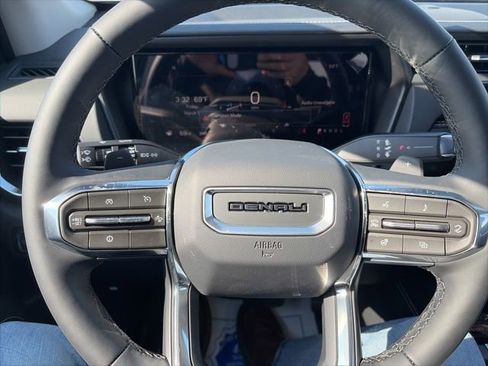 New 2026 GMC Terrain Denali w/ LPO, Black Badging Package image 21