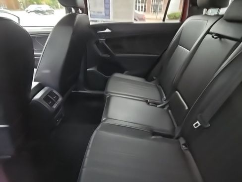 Used 2024 Volkswagen Tiguan SE R-Line image 19
