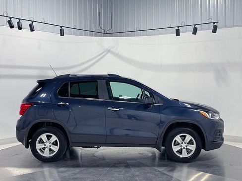 Used 2018 Chevrolet Trax LT w/ LT Convenience Package AWD/4WD image 10