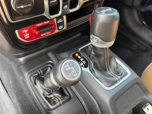 Used 2023 Jeep Wrangler Unlimited Rubicon w/ LED Lighting Group image 19