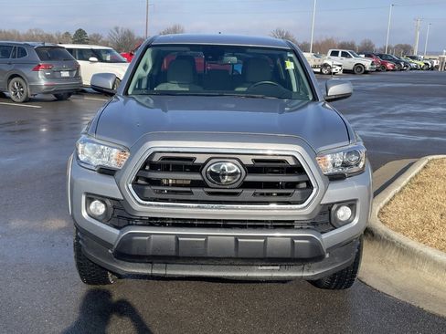 Used 2019 Toyota Tacoma SR5 image 2