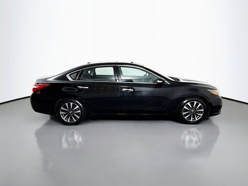 Used 2016 Nissan Altima 2.5 SL w/ 2.5 Technology w/LED Package FWD image 8