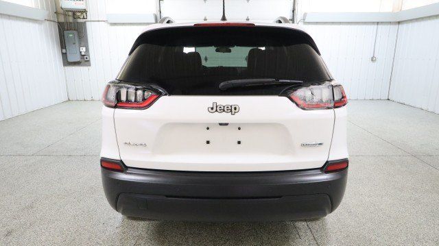 Used 2020 Jeep Cherokee Latitude Plus w/ Cold Weather Group AWD/4WD image 8
