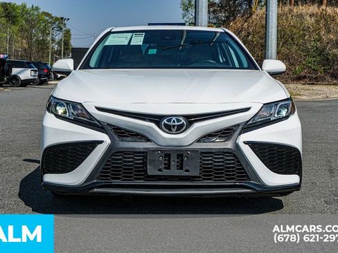 Used 2021 Toyota Camry SE image 10