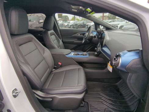 Used 2026 Chevrolet Equinox EV LT image 29