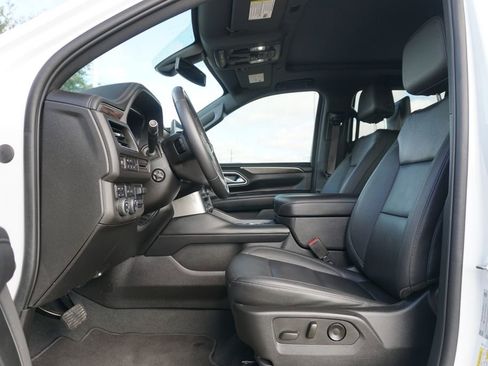 Used 2022 Chevrolet Tahoe Z71 w/ Z71 Off-Road Package image 18