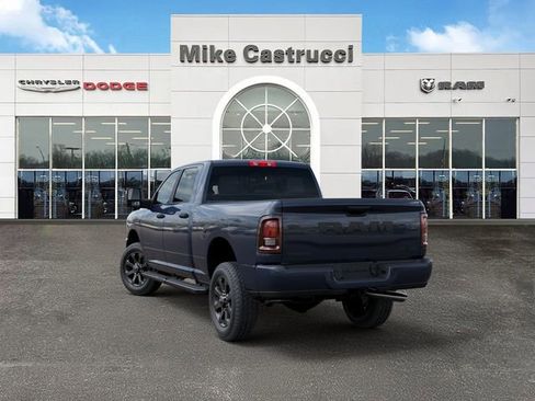 New 2026 RAM 2500 Big Horn AWD/4WD image 4