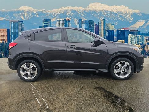 Used 2017 Honda HR-V EX image 16