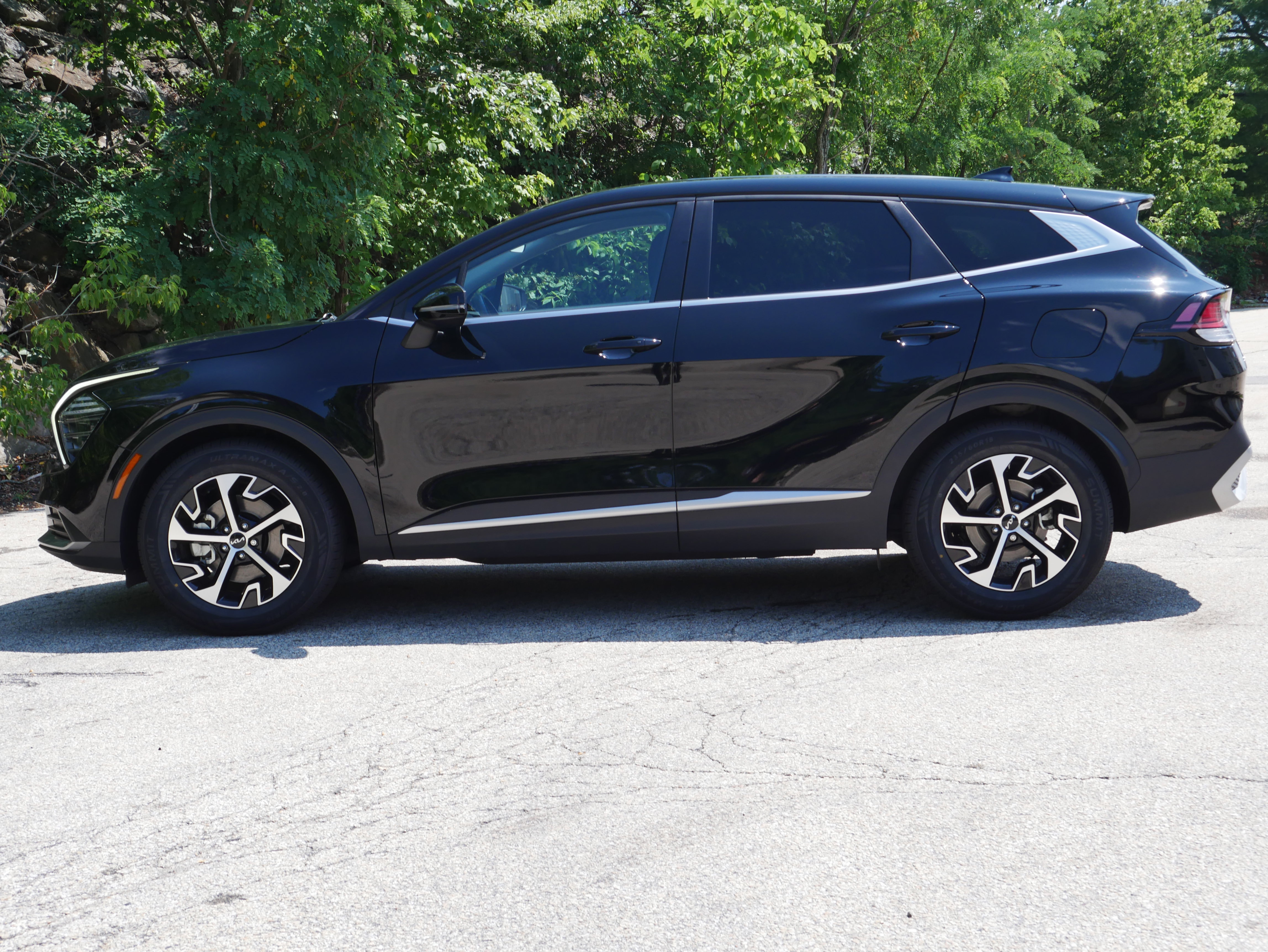 Certified 2024 Kia Sportage EX FWD image 3